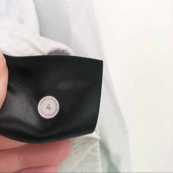 LULULEMON Pack Light Pullover Packable Jacket Windbreaker Lightweight Ocean Air - Picture 10 of 15